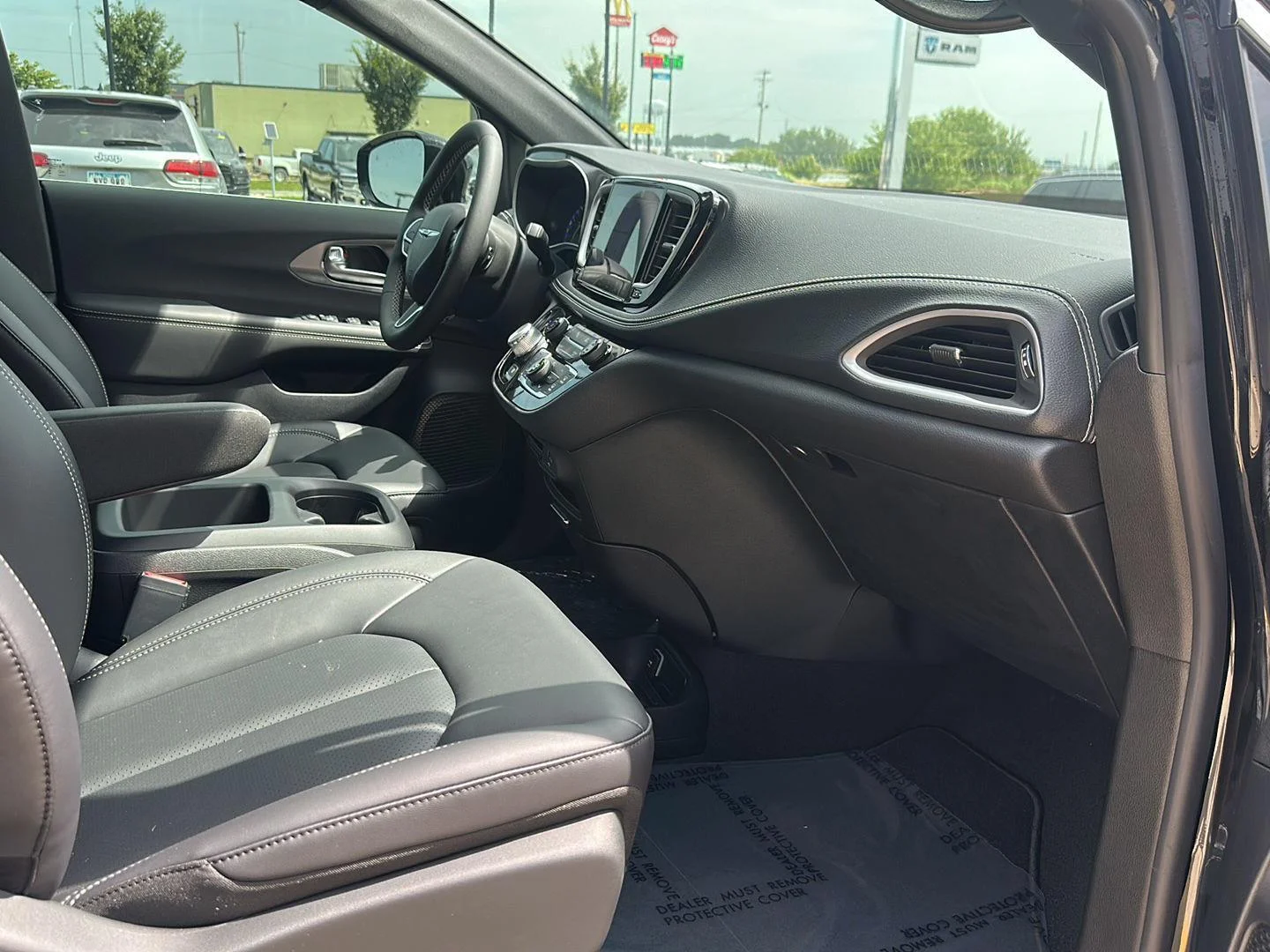 2026 Chrysler Pacifica Select - Photo 34