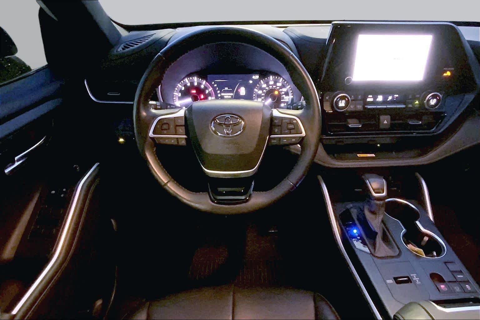 Used 2024 Wind Chill Pearl Toyota LE image 6