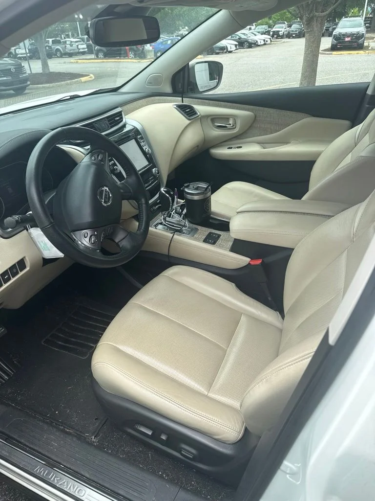 Used 2020 White Nissan SL image 4