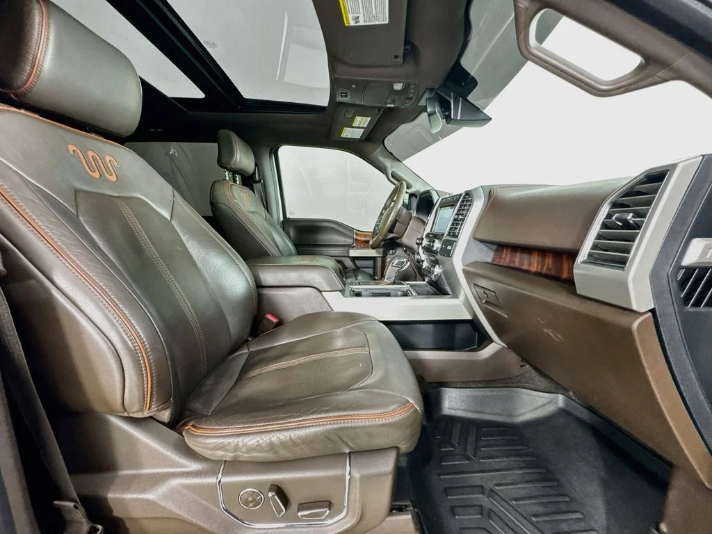 Used 2017 White Platinum Clearcoat Metallic Ford King Ranch image 38