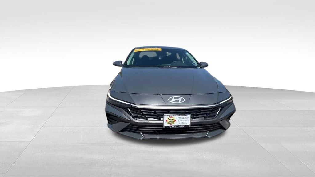 Used 2026 Gray Hyundai SE image 5