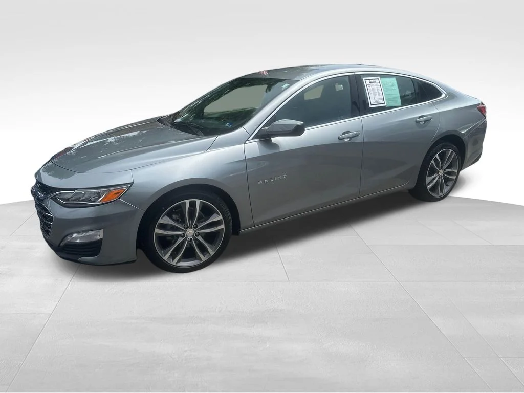 Used 2024 Gray Chevrolet LT image 3