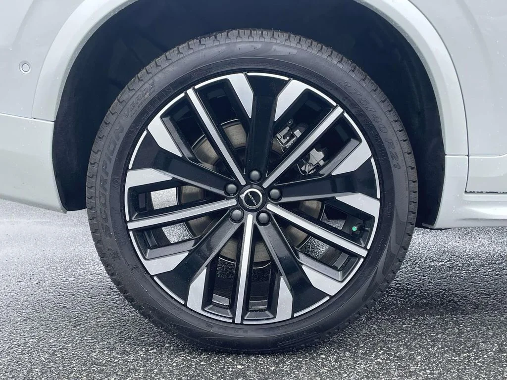 New 2026 Crystal White Pearl Volvo Plus image 31