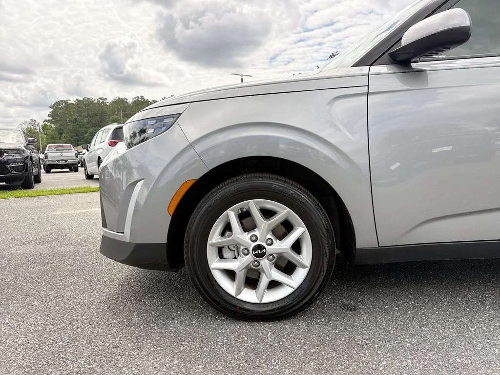Used 2024 Steel Gray Kia LX image 13