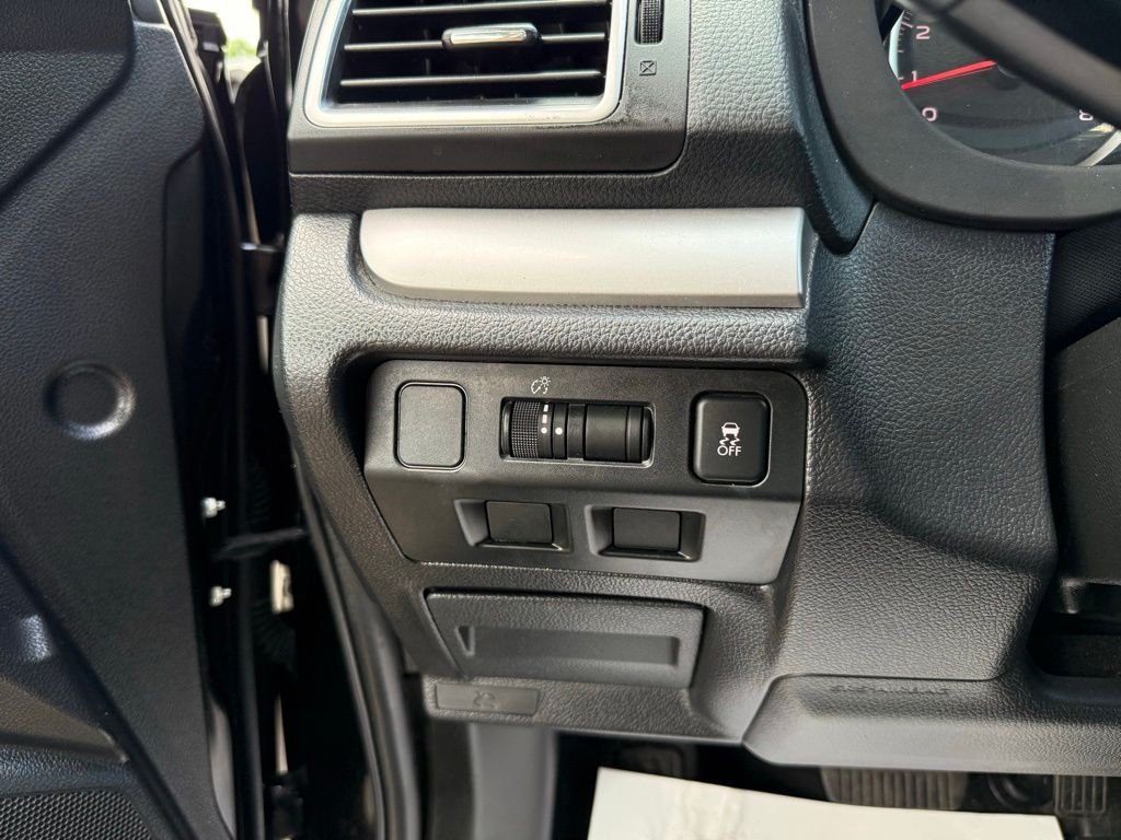 Used 2018 Black Subaru 2.5i image 14