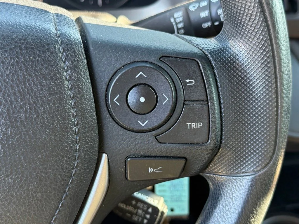 Used 2018 Red Toyota LE image 27