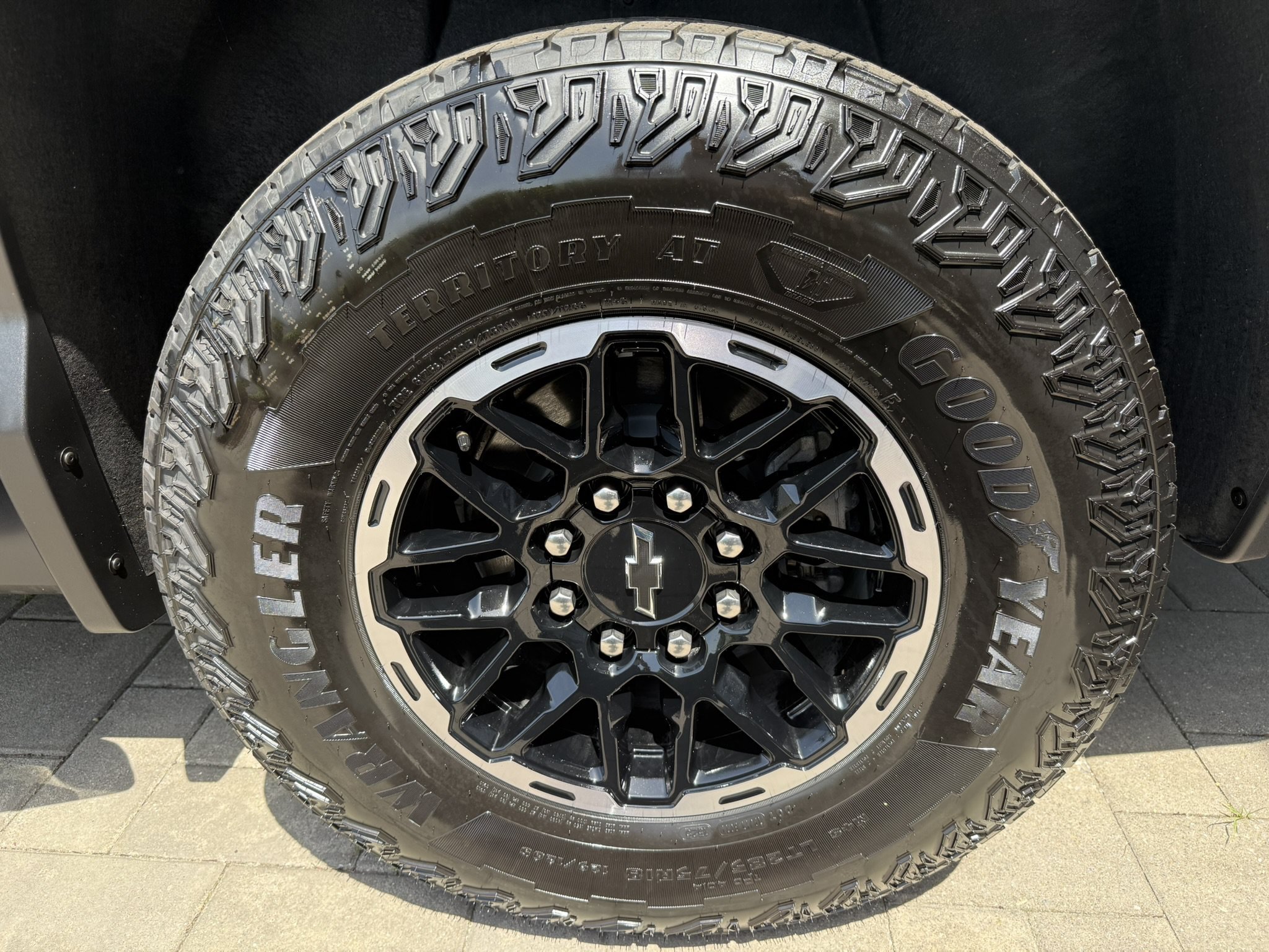 Used 2026 Blue Smoke Metallic Chevrolet Trail Boss - Extended Range image 13