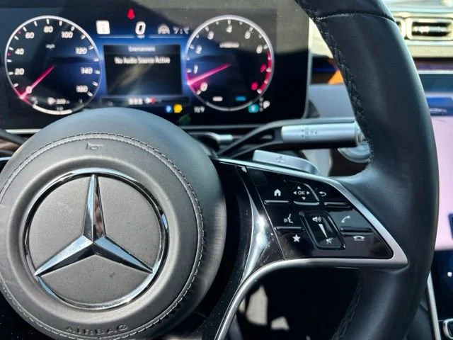 Used 2023 White Mercedes-Benz 4MATIC® image 28
