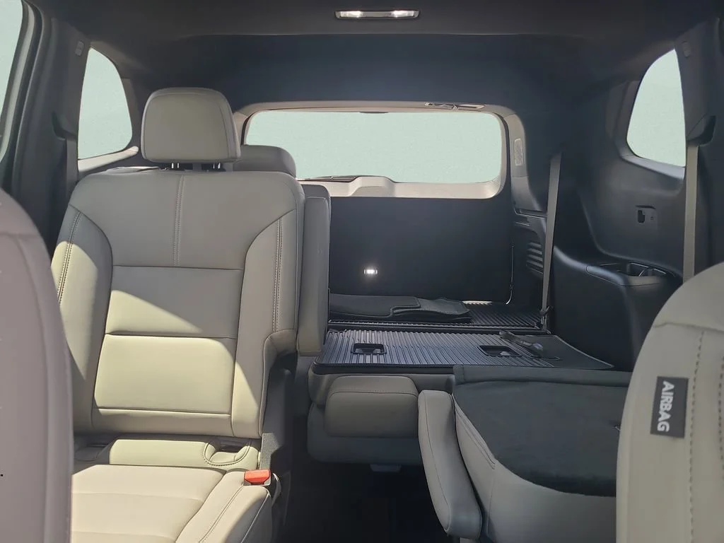 New 2026 Sterling Metallic GMC Elevation image 9