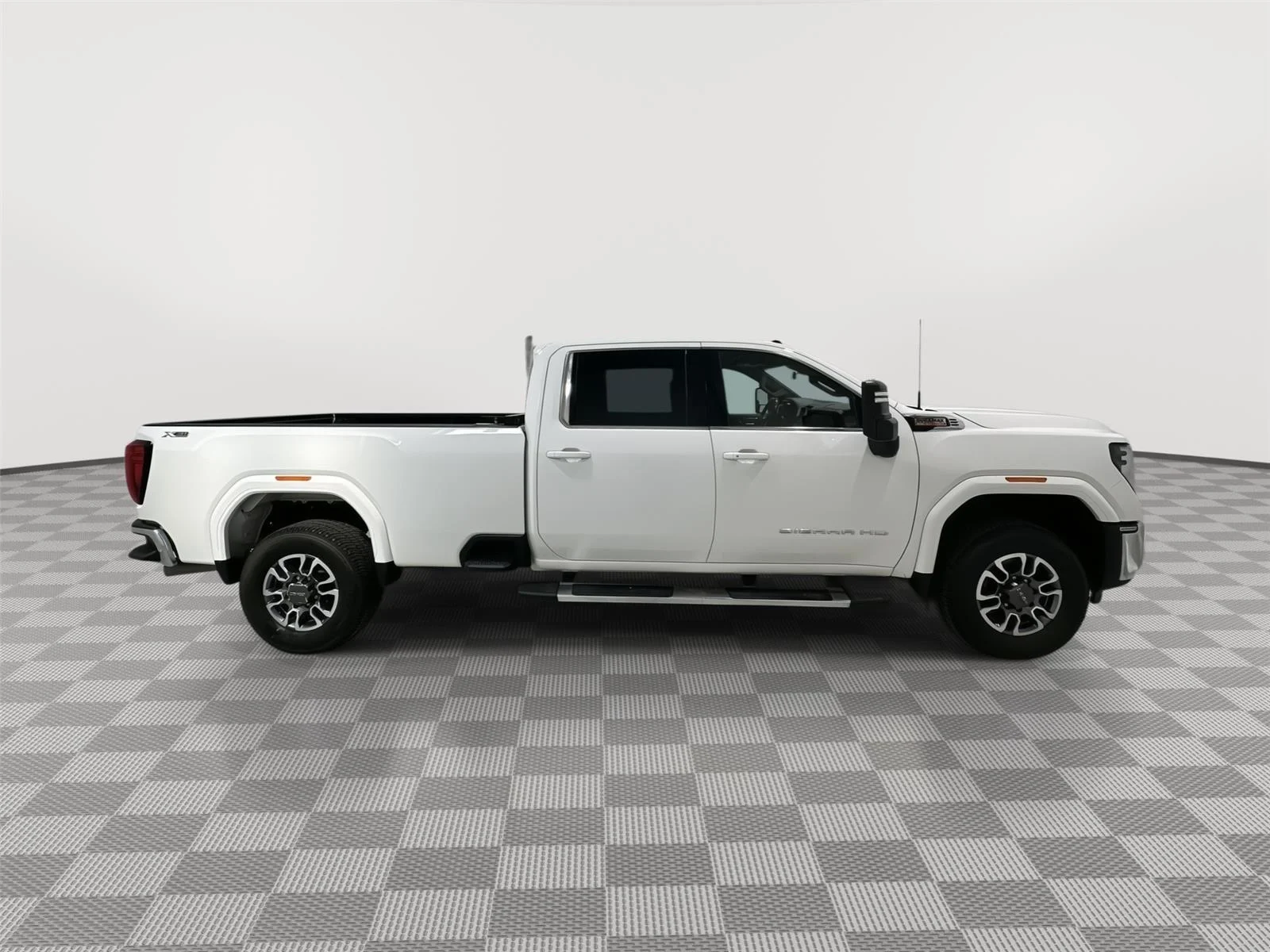 Used 2025 Summit White GMC SLE image 6