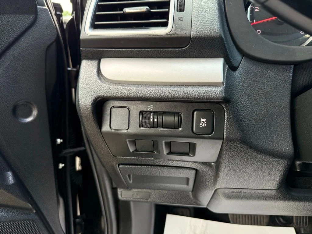 Used 2018 Black Subaru 2.5i image 14