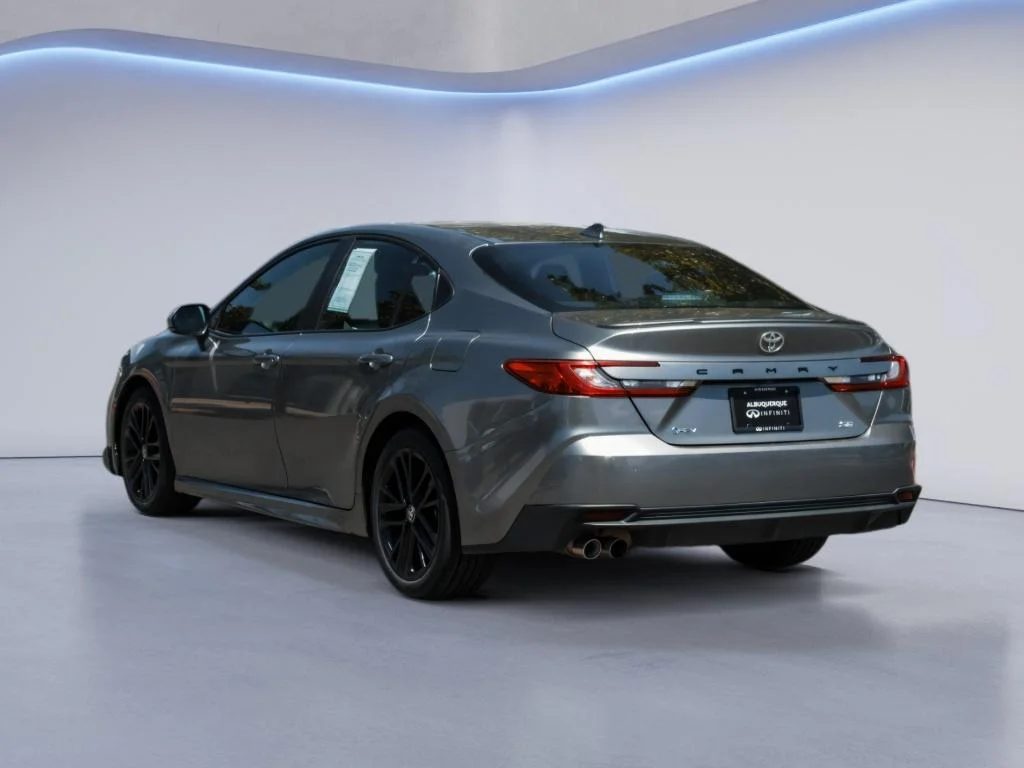 Used 2025  Toyota SE image 7