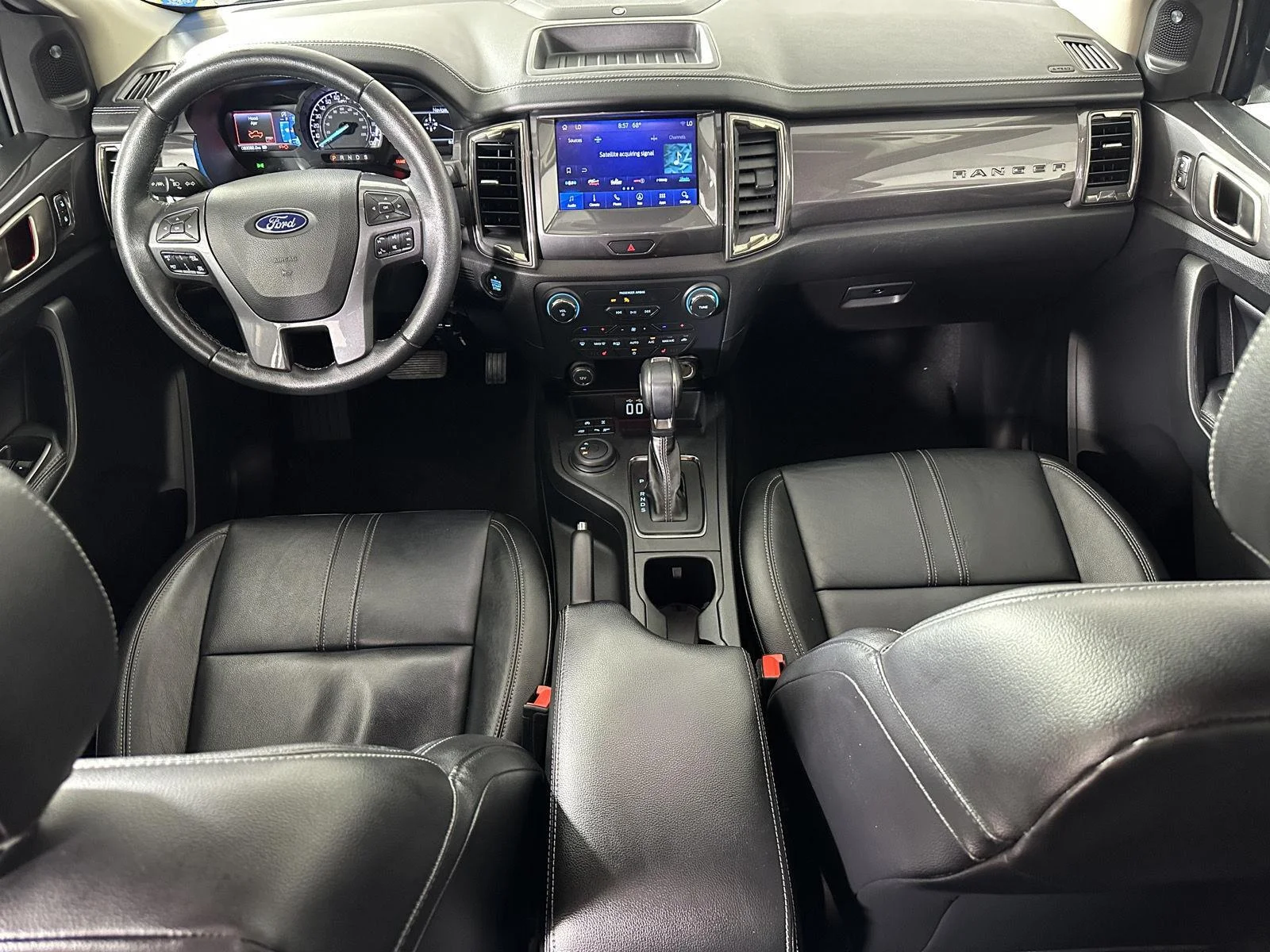 Used 2019 Magnetic Ford LARIAT image 3