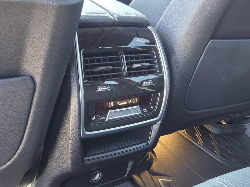 Used 2022 Carbon Black Metallic BMW SDRIVE40I SPORTS ACTIVITY VEHICLE image 13