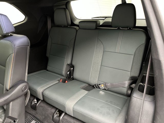 Used 2025 Sterling Metallic GMC AWD AT4 image 13