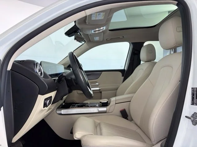 Used 2022  Mercedes-Benz GLB 250 image 11