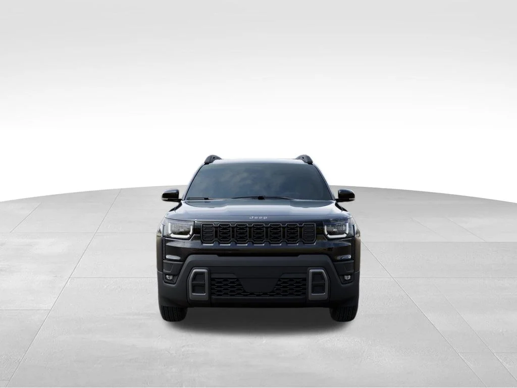 New 2026 Diamond Black Crystal Pearl-Coat Exterior Paint Jeep Limited image 6