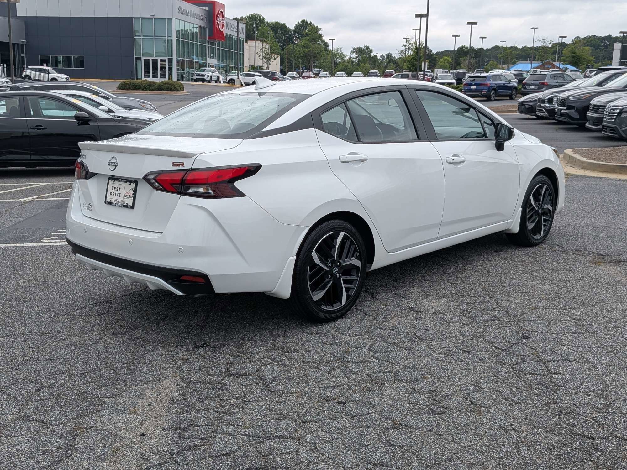 Certified Used 2025 White Nissan 1.6 SR image 3