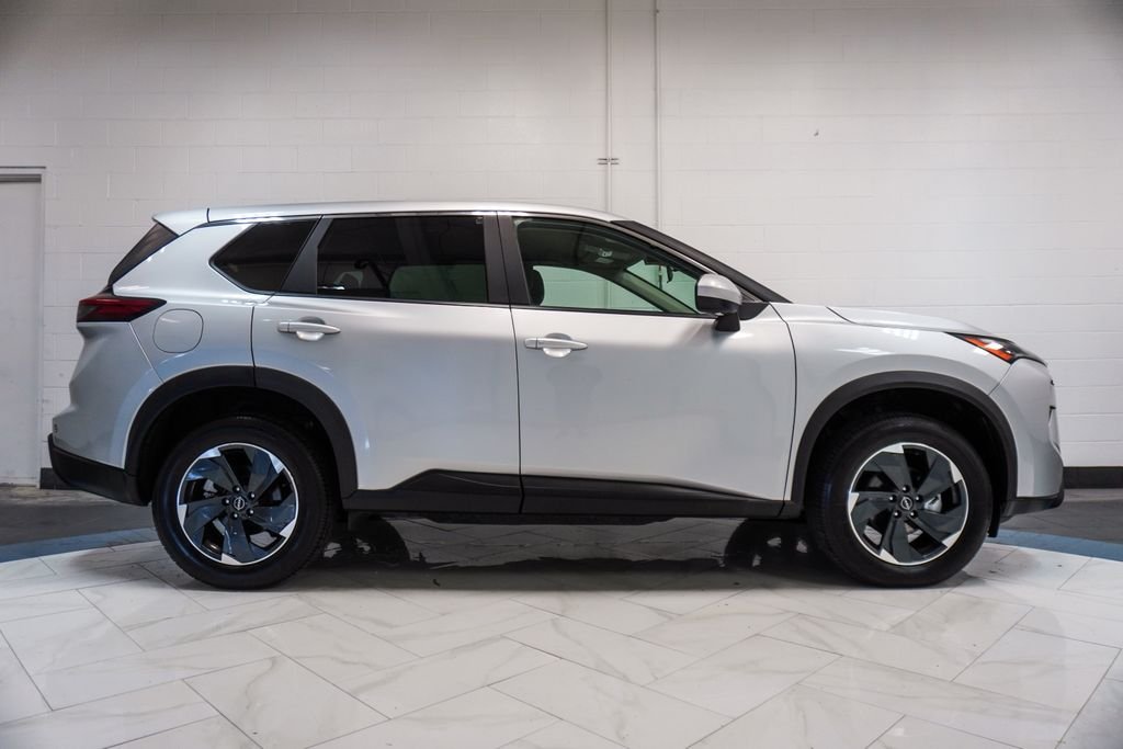 Used 2025 Silver Nissan SV image 31