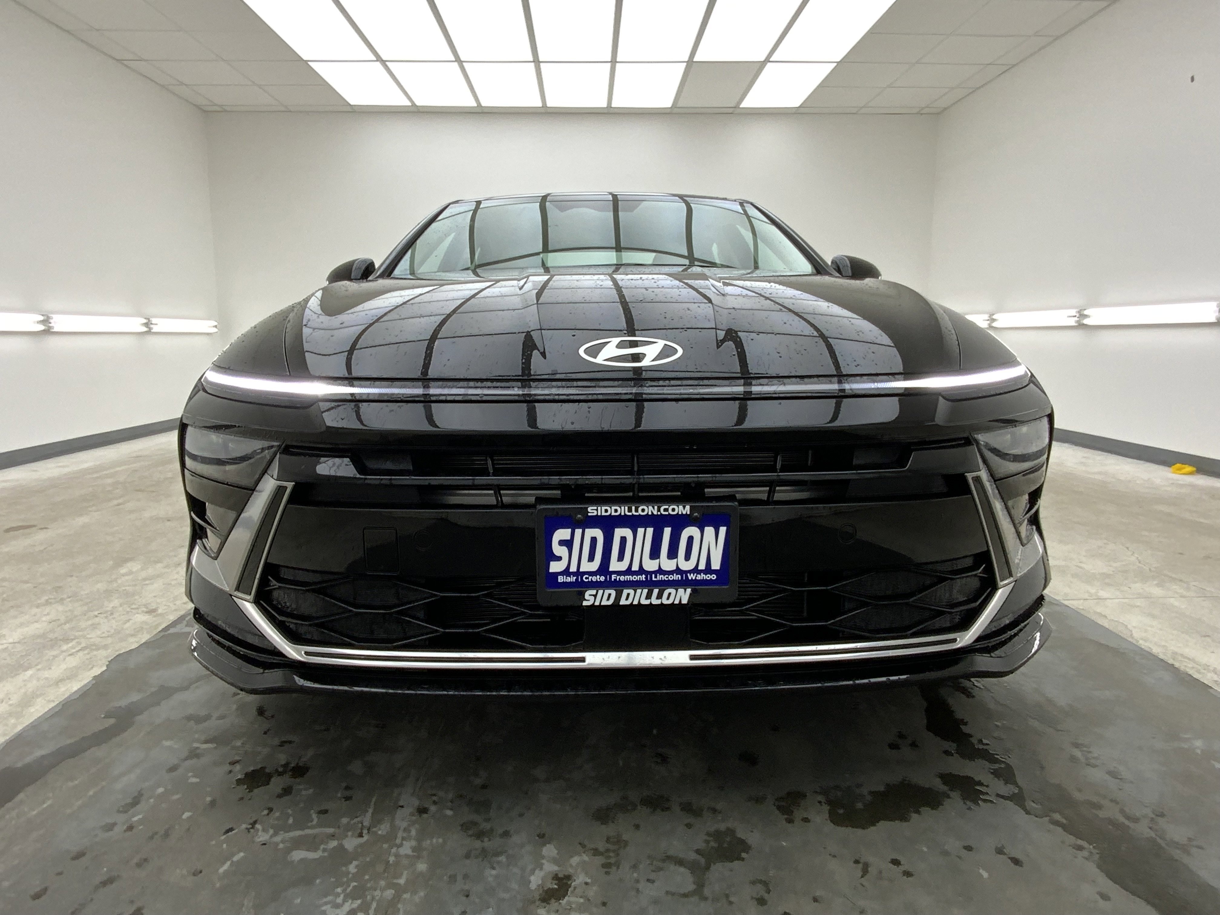 New 2026 Abyss Black Hyundai SEL Sport image 3