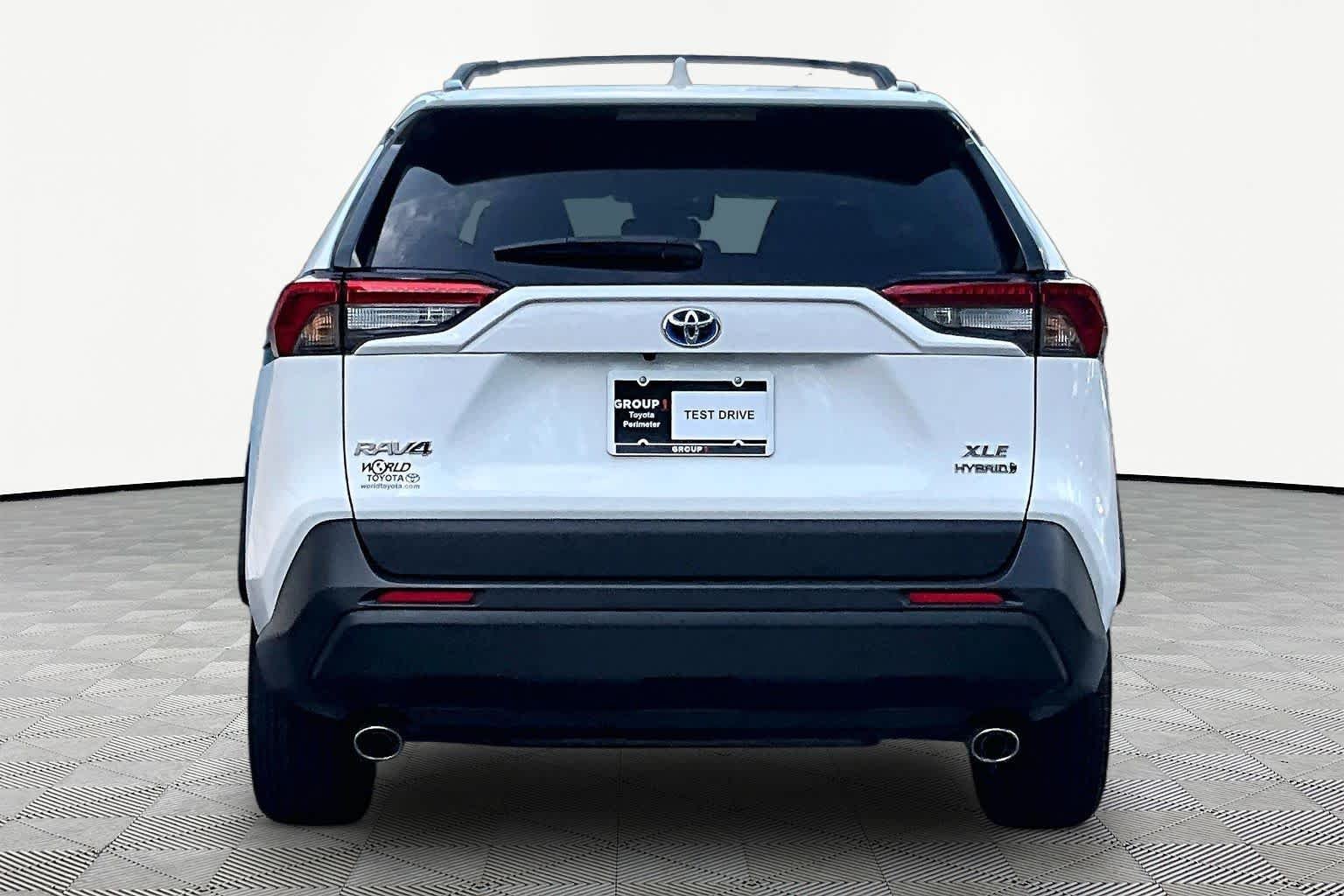 Used 2022 White Toyota Hybrid XLE image 5