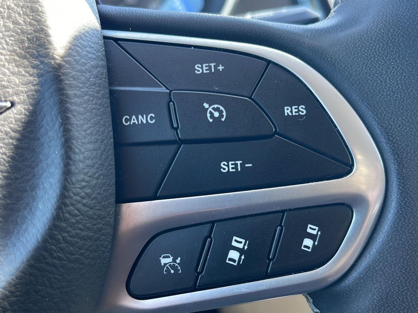 2023 Chrysler Pacifica Touring L - Photo 39