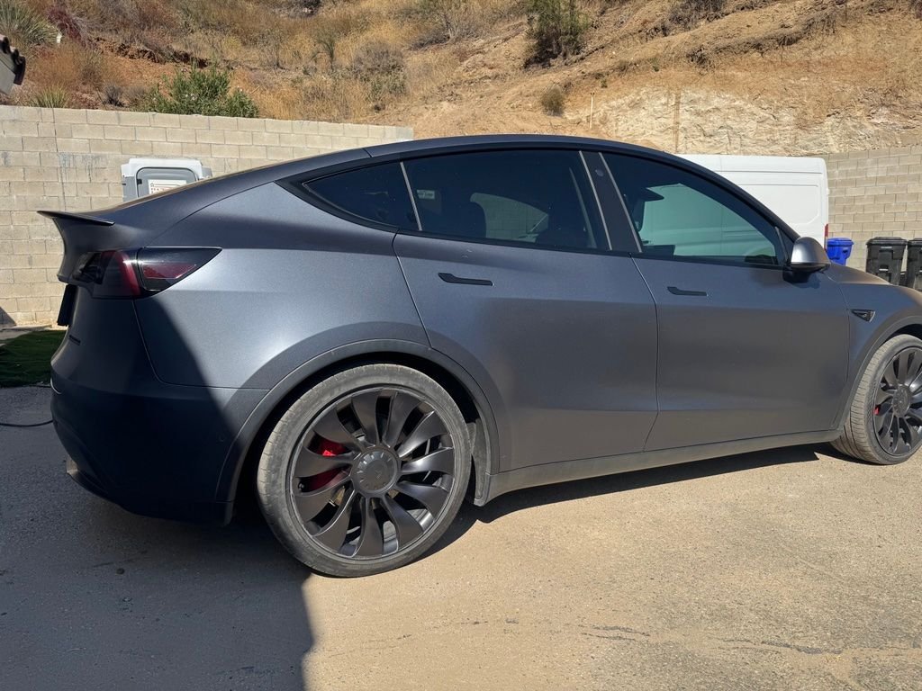 Used 2022 Midnight Silver Metallic Tesla Performance image 4