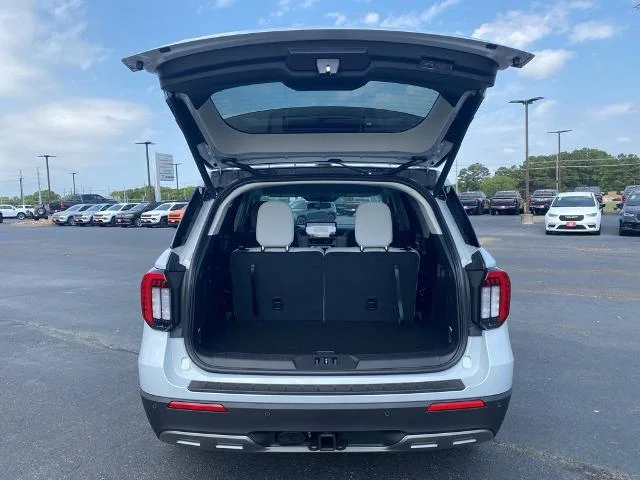 New 2026 Space White Metallic Ford Active image 40