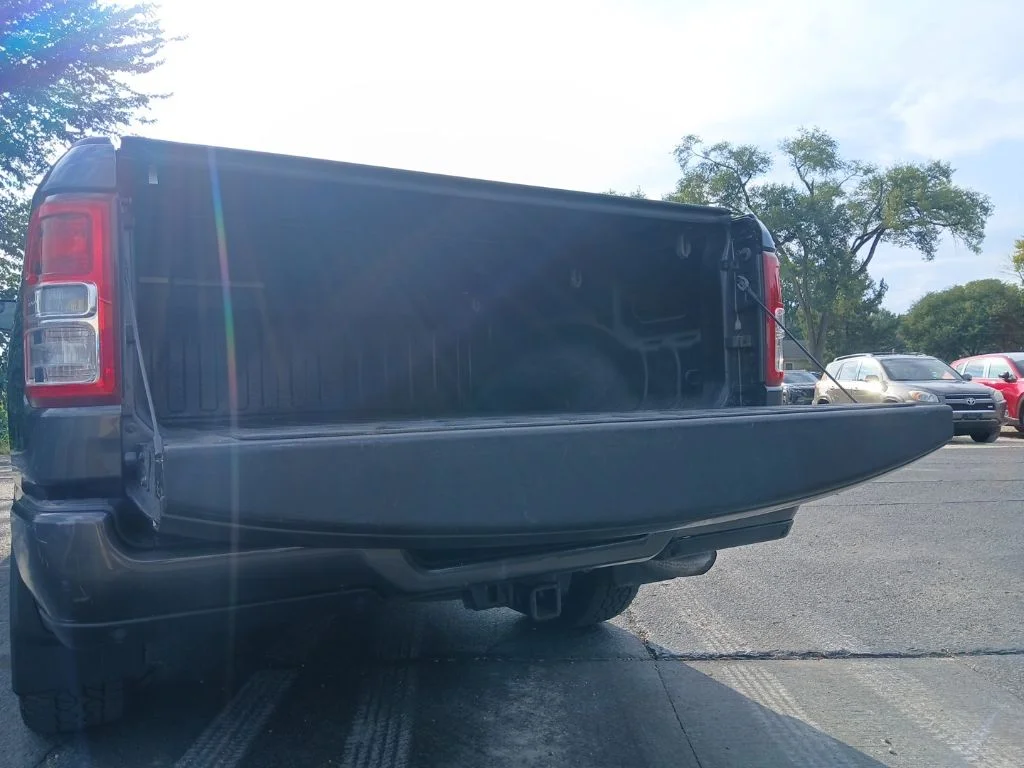 Used 2019 Gray Ram Big Horn/Lone Star image 4