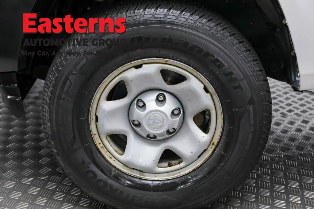 Used 2019 White Toyota SR image 28