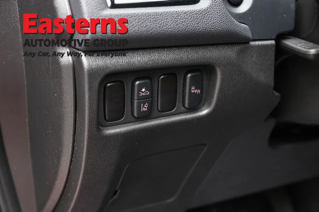 Used 2025 Red Mitsubishi 2.0 SE image 21