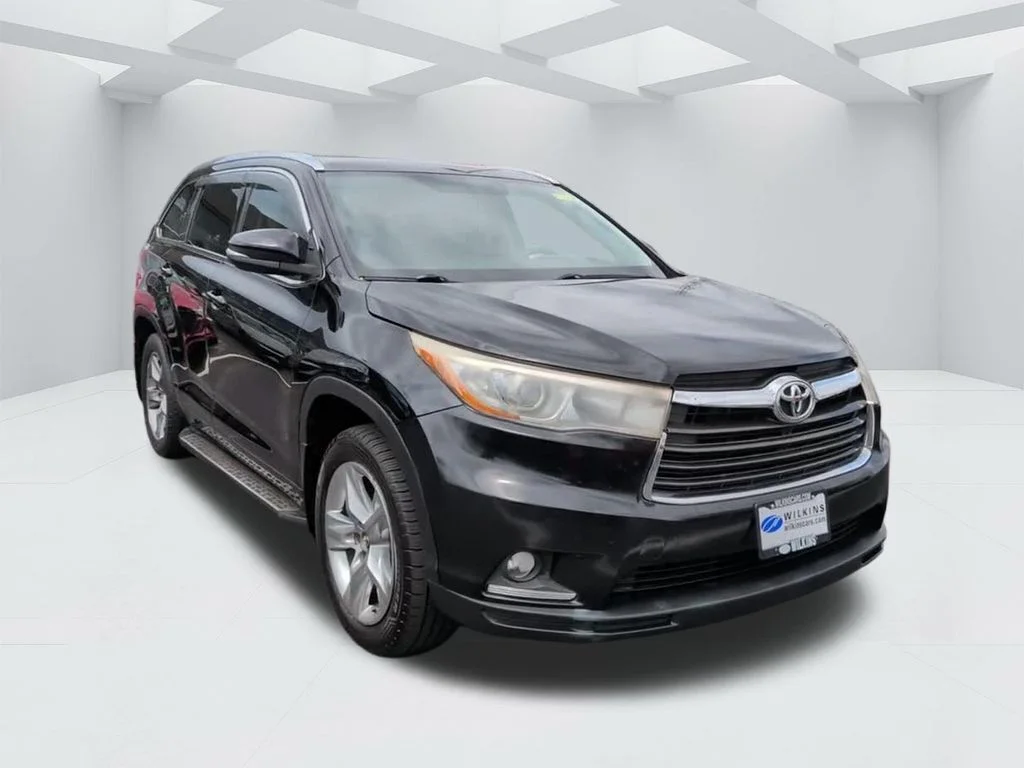 Used 2016 Black Toyota Limited image 2