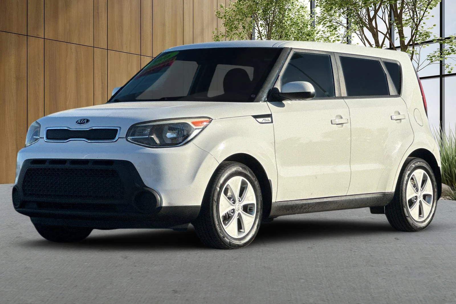 Used 2016 White Kia Base image 8