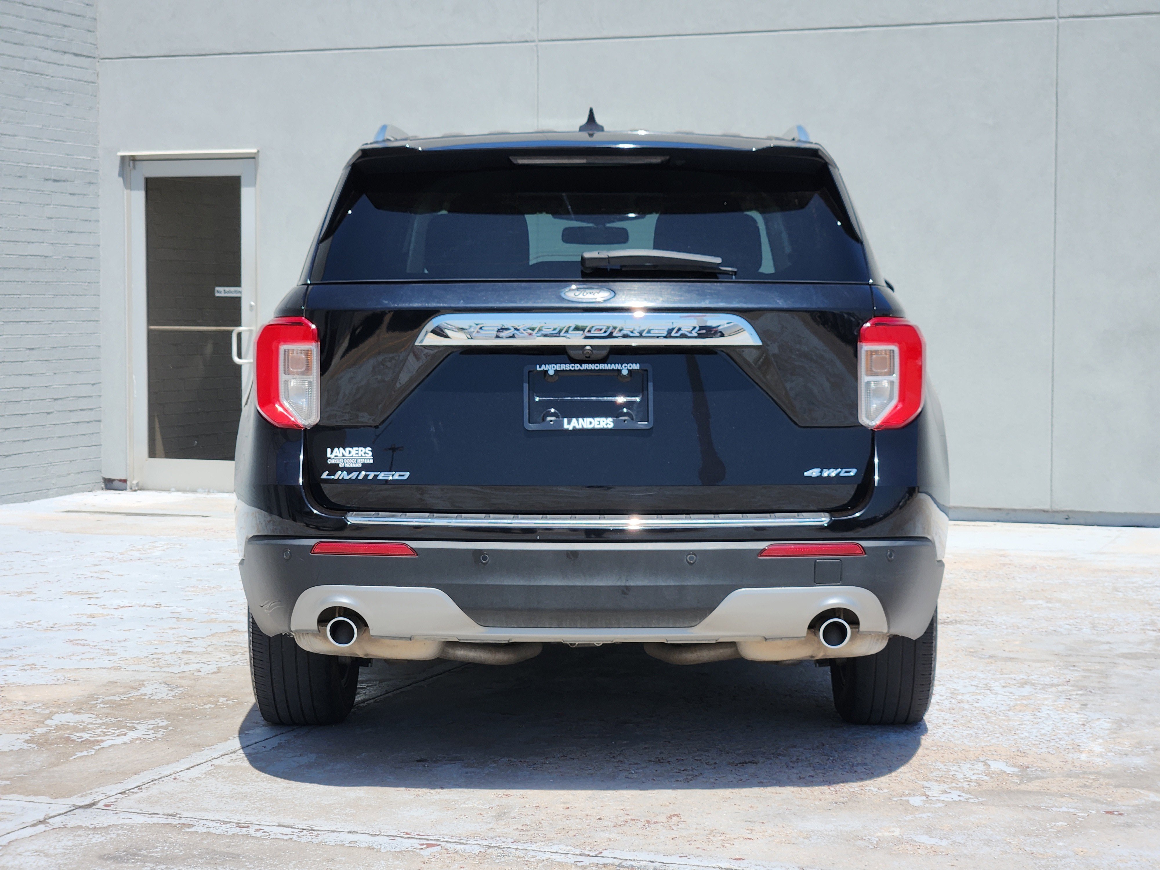 Used 2023 Agate Black Metallic Ford Limited image 7