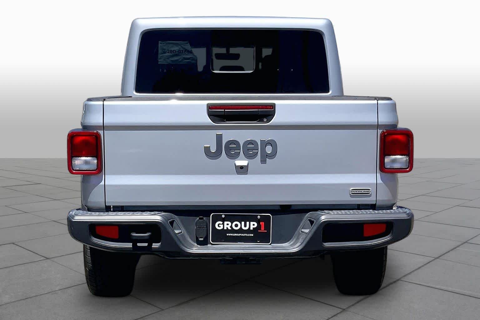 Used 2023 Silver Zynith Clearcoat Jeep Overland image 5