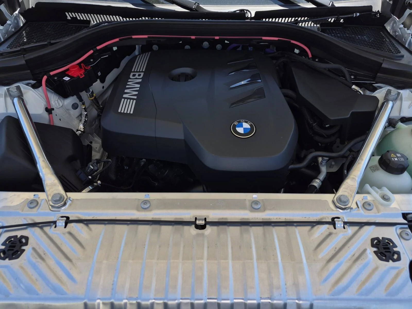 New 2026 Alpine White BMW 30 xDrive image 12
