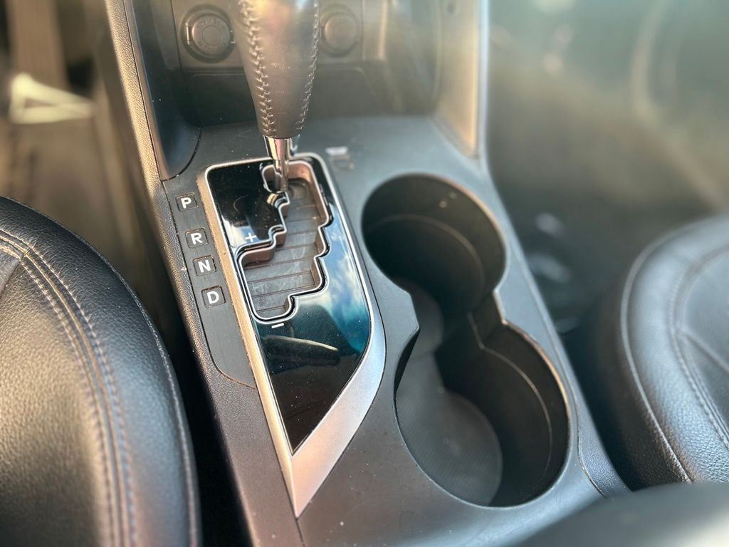 Used 2012 Diamond Silver Hyundai GLS image 27