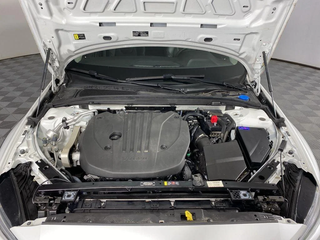 Used 2023 Crystal White Metallic Volvo Plus image 19