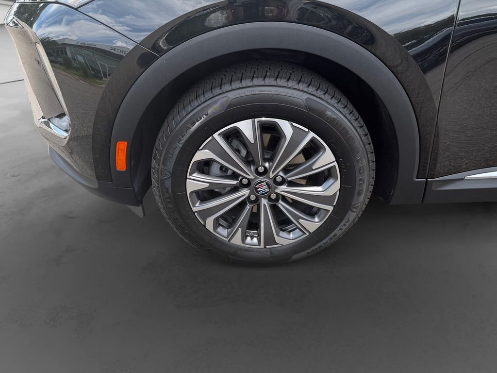 Used 2025 Black Buick Preferred image 9