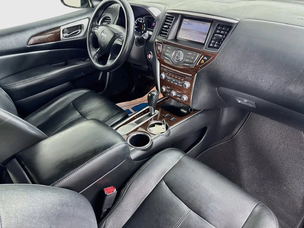 Used 2013 Dark Slate Nissan SL image 38