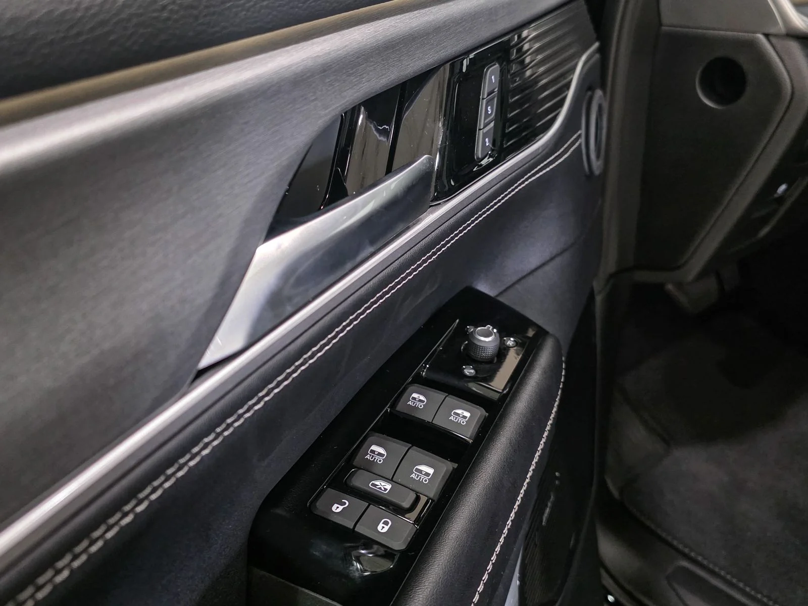 New 2026 High Gloss Black Jeep Limited Reserve image 19