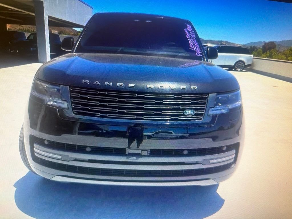 Used 2023 Santorini Black Metallic Land Rover SE image 3