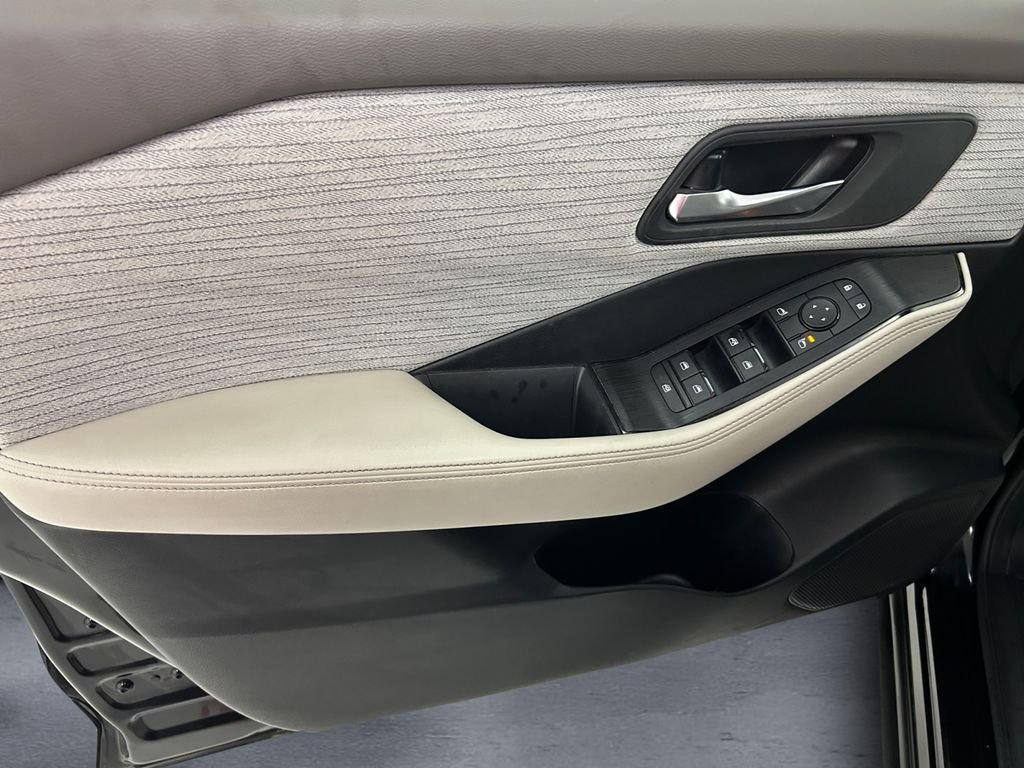 Used 2023 Black Nissan SV image 12