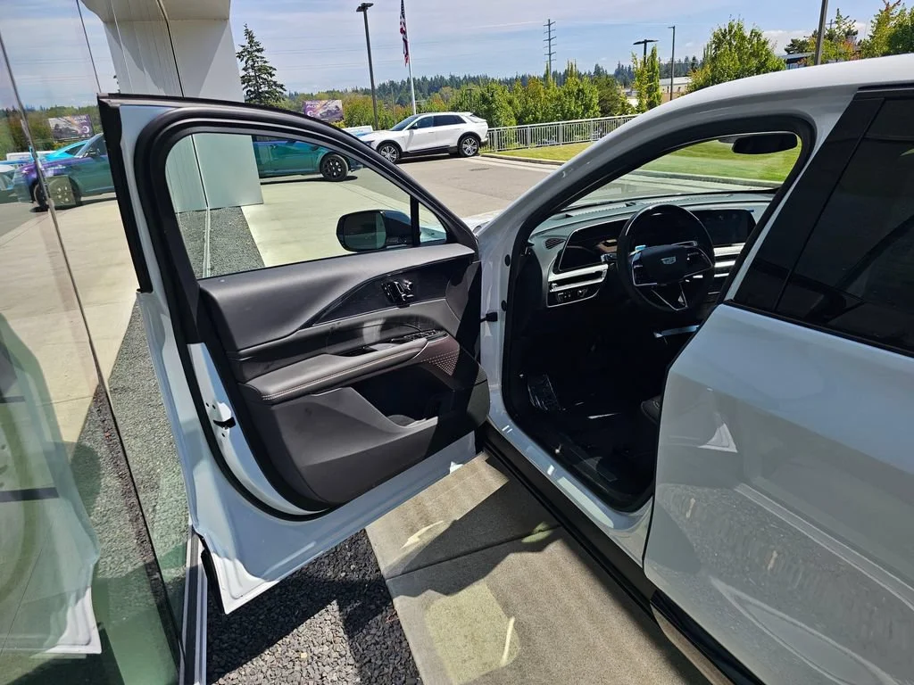 New 2026 Vibrant White Tricoat Cadillac Sport image 18