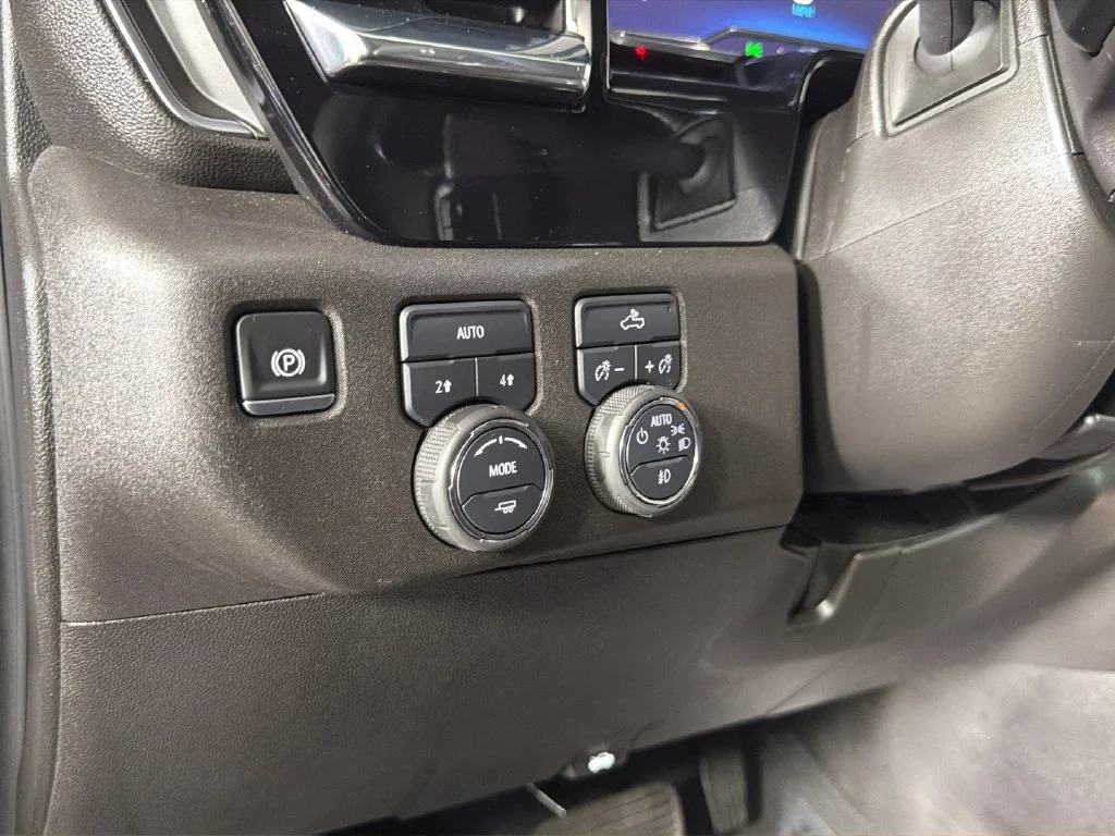 Used 2025 Sterling Gray Metallic Chevrolet RST image 20