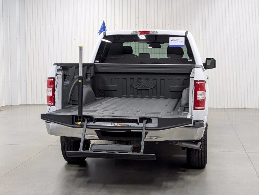 Used 2020 Oxford White Ford XLT image 24