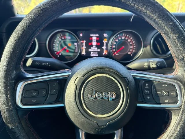 Used 2020 Gray Jeep Rubicon image 16