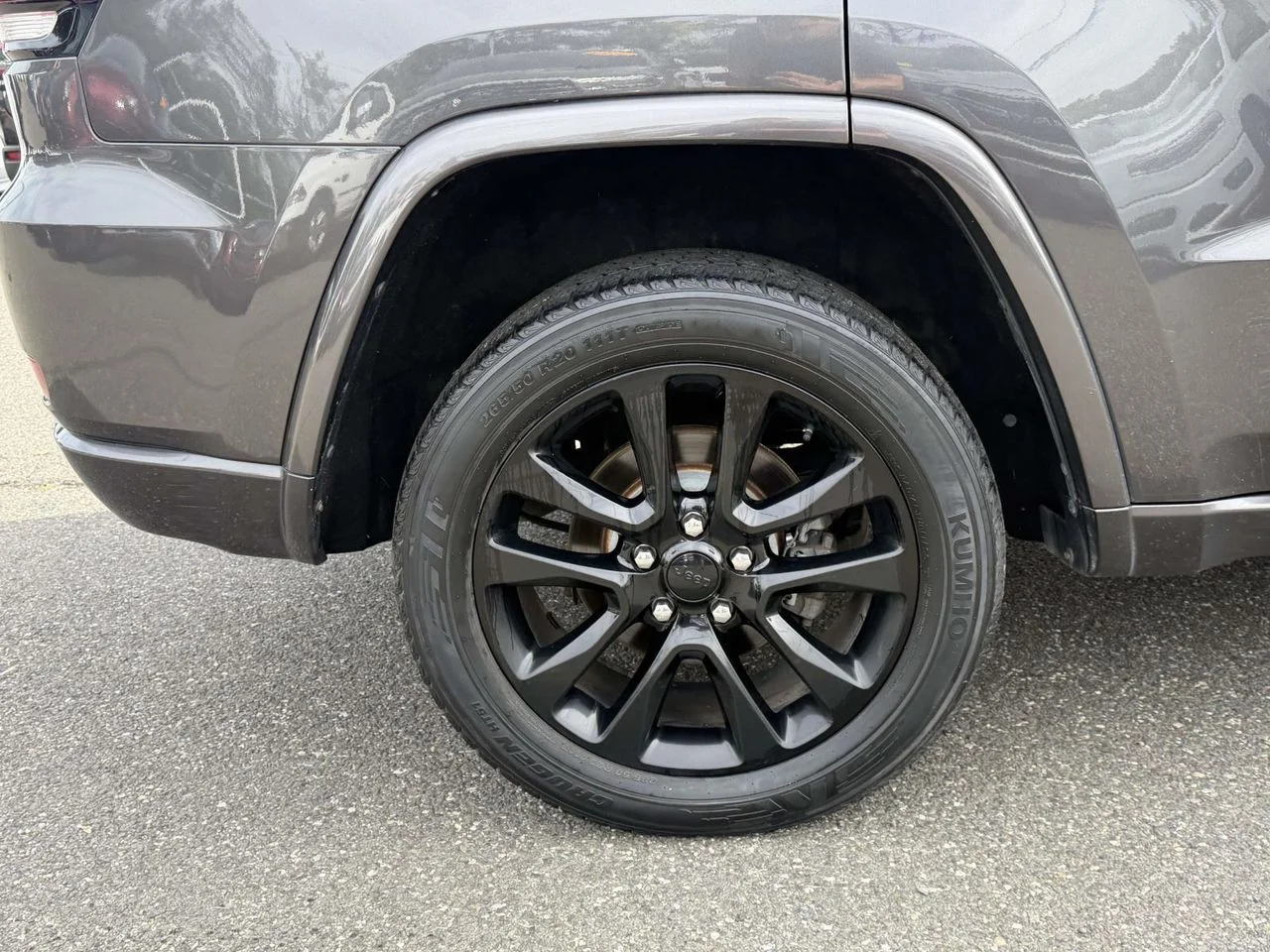 Used 2017 Granite Crystal Metallic Clearcoat Jeep Altitude 4x4 image 11