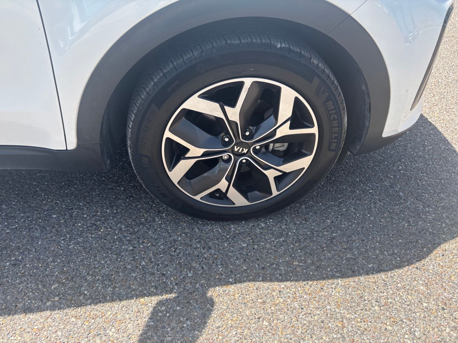 Used 2021 White Kia EX image 15