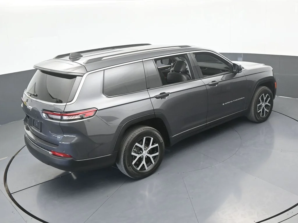 Used 2023 Baltic Gray Metallic Clearcoat Jeep Limited image 55